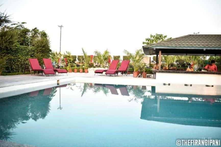 The Firangipani Country Resort Rajpura ภายนอก รูปภาพ